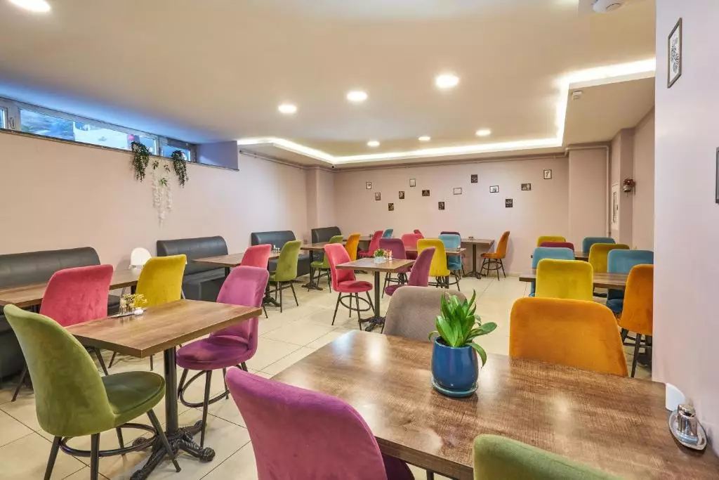 رستوران Atro Hotel